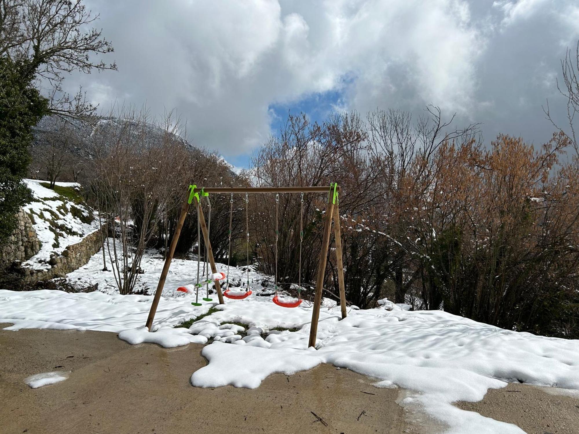 Casa De Les Escoles, Espinalbet - Alberga Castellar del Riu Buitenkant foto